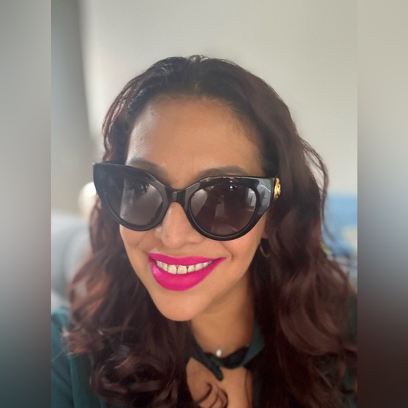 Authentic Gucci Black Sunglasses - Picture 9 of 9